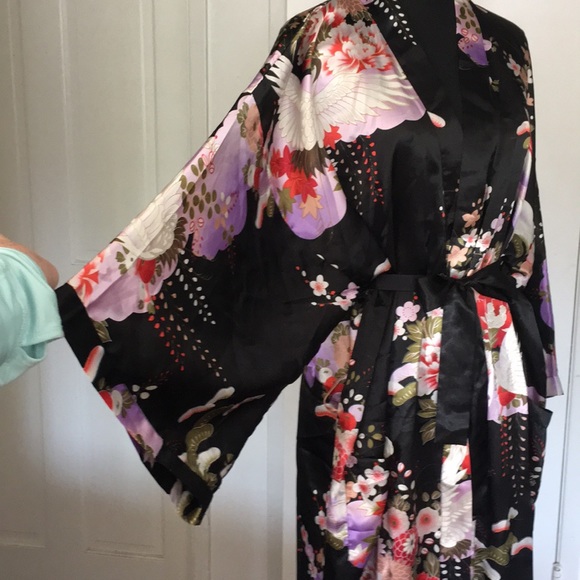 shanghai Soho Jackets & Blazers - Unique! Shanghai Soho silky kimono
